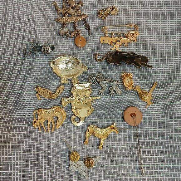 Collection of Vintage Animal Brooches/Pins-Zebras, Pelican, Leopard, Turtle, Cat - Picture 2 of 9